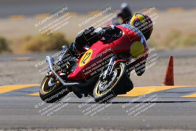 media/Oct-08-2022-SoCal Trackdays (Sat) [[1fc3beec89]]/Turn 14 (1050am)/